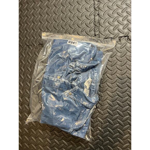 Vintage 1992 Acme Clothing Co. Looney Tunes Embroidered Button Up Shirt Small - Picture 10 of 10